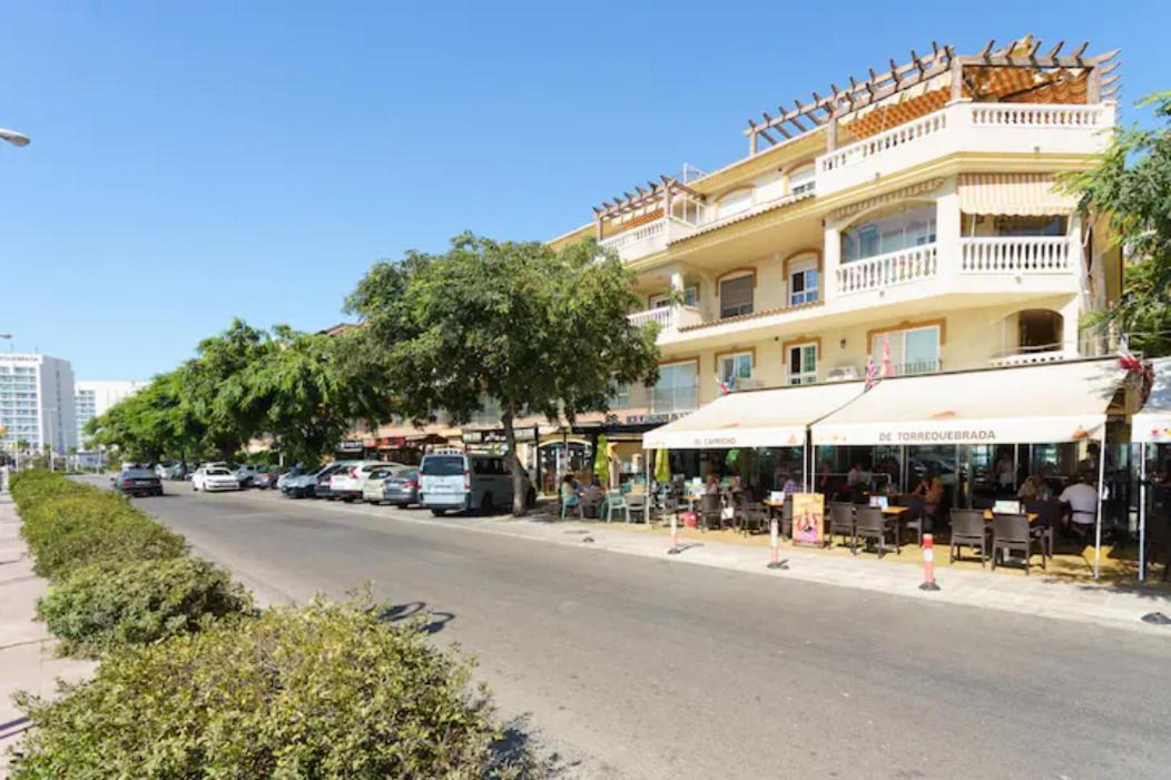 Chic Beachfront Flat With Amazing Sea Views And Private Indoor Parking Benalmádena Zewnętrze zdjęcie