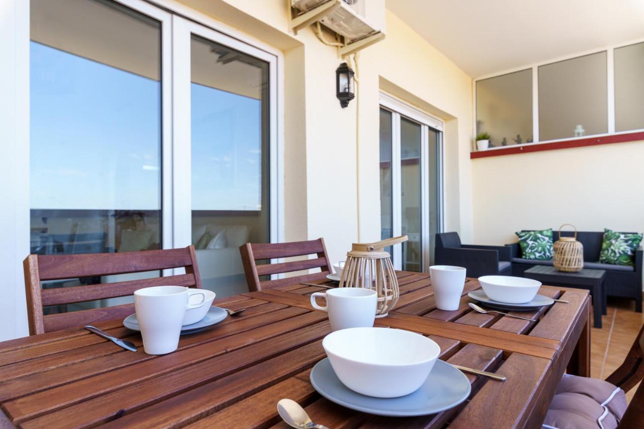 Chic Beachfront Flat With Amazing Sea Views And Private Indoor Parking Benalmádena Zewnętrze zdjęcie