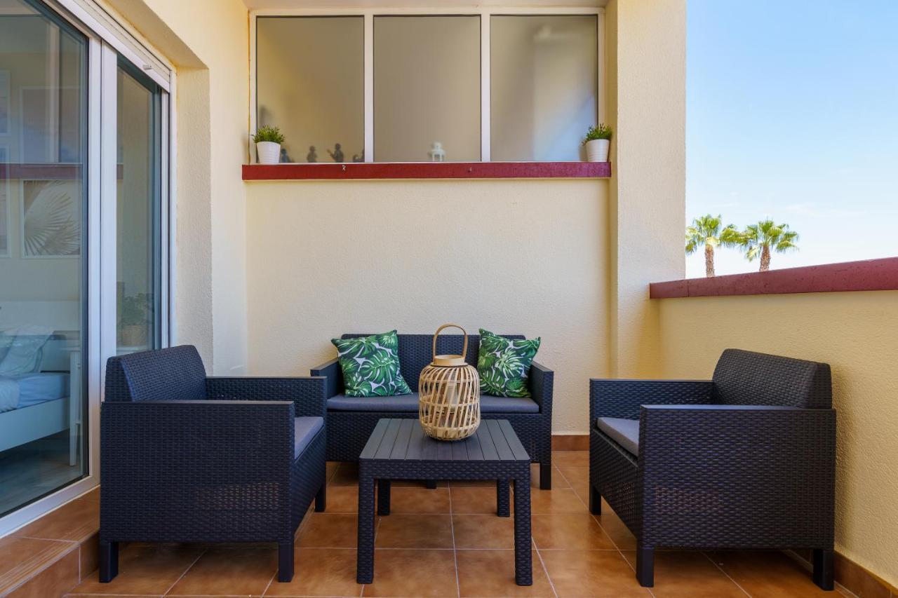 Chic Beachfront Flat With Amazing Sea Views And Private Indoor Parking Benalmádena Zewnętrze zdjęcie