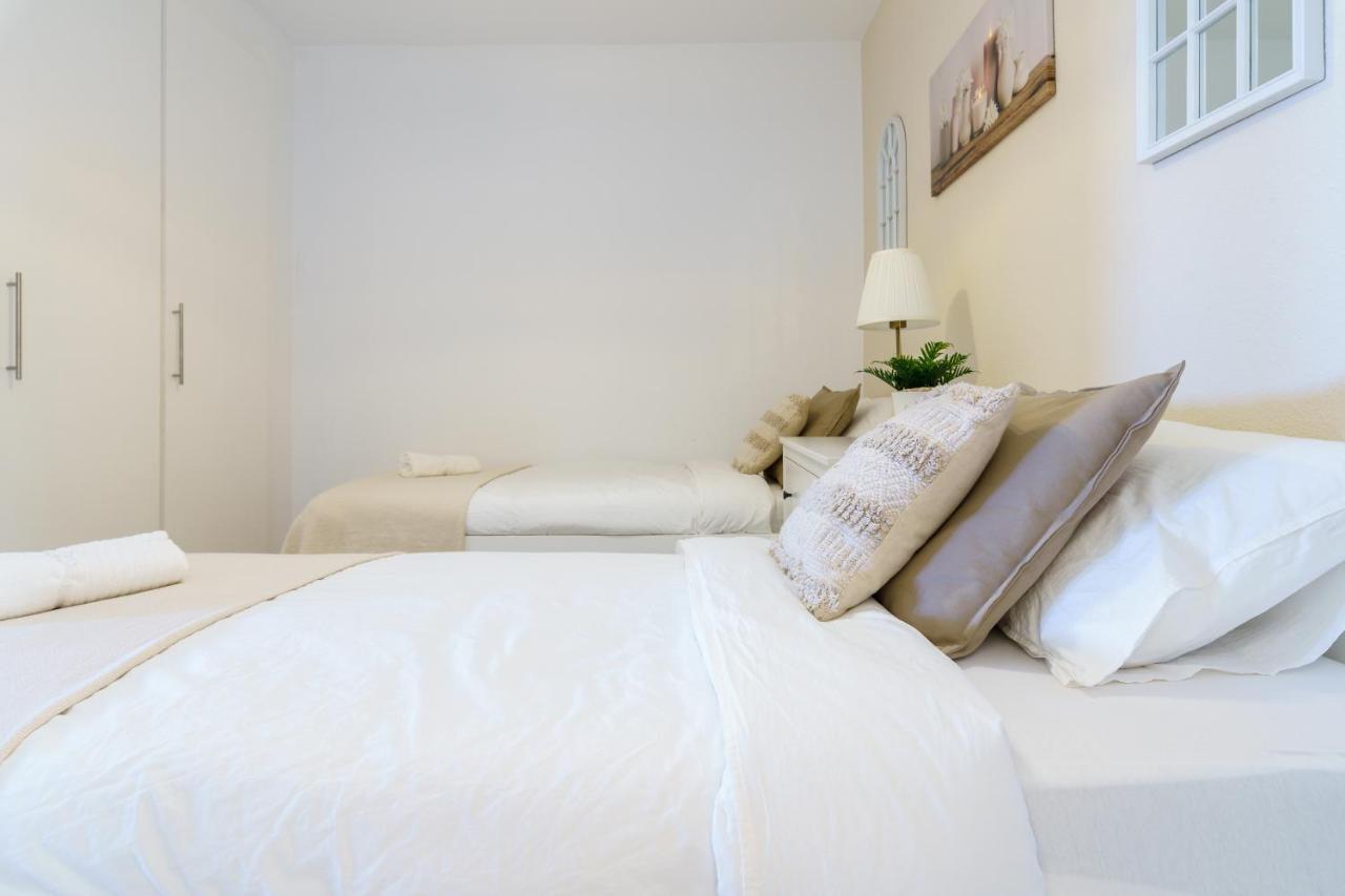 Chic Beachfront Flat With Amazing Sea Views And Private Indoor Parking Benalmádena Zewnętrze zdjęcie