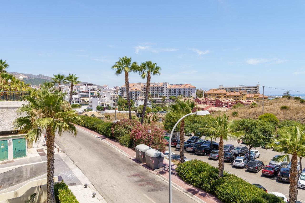 Chic Beachfront Flat With Amazing Sea Views And Private Indoor Parking Benalmádena Zewnętrze zdjęcie