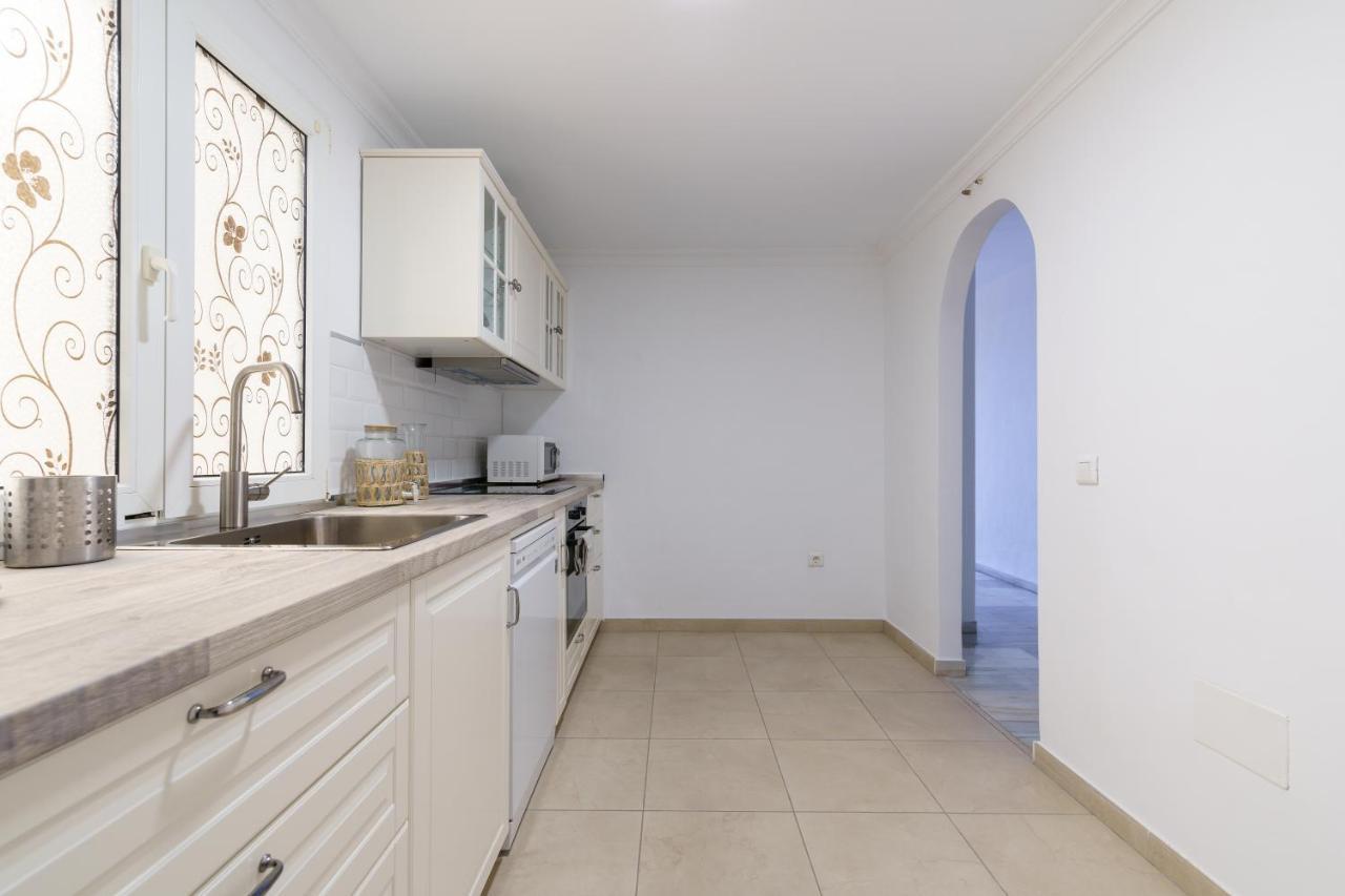 Chic Beachfront Flat With Amazing Sea Views And Private Indoor Parking Benalmádena Zewnętrze zdjęcie
